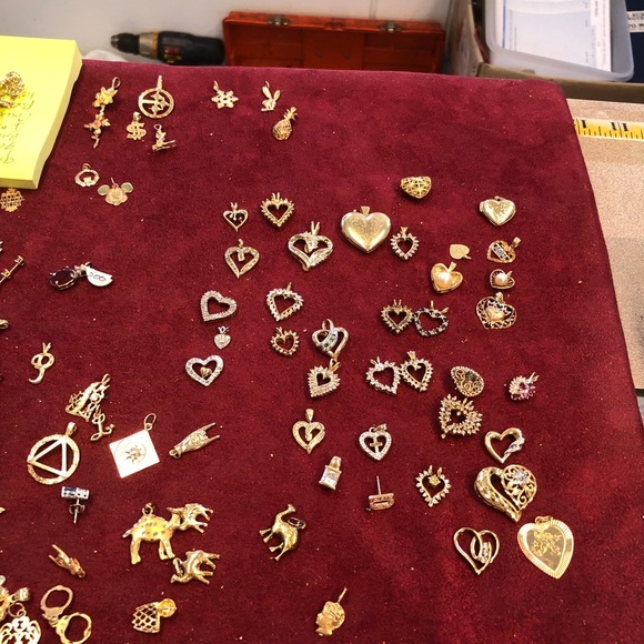 14 kt brand new earrings 1 1/2” - Picture 9 of 11